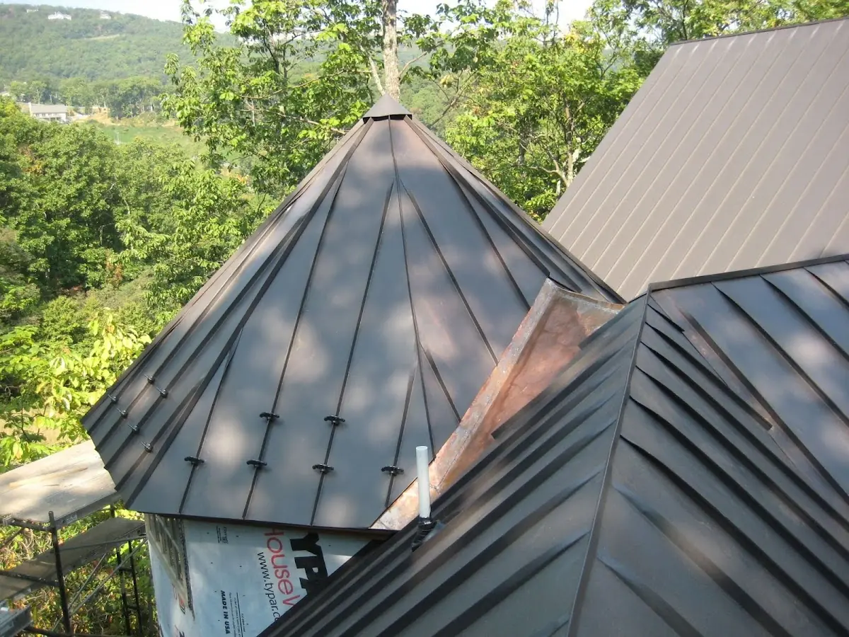 Professional Roof Tarp Installation by Craftsman Roofing in Hinsbrook
